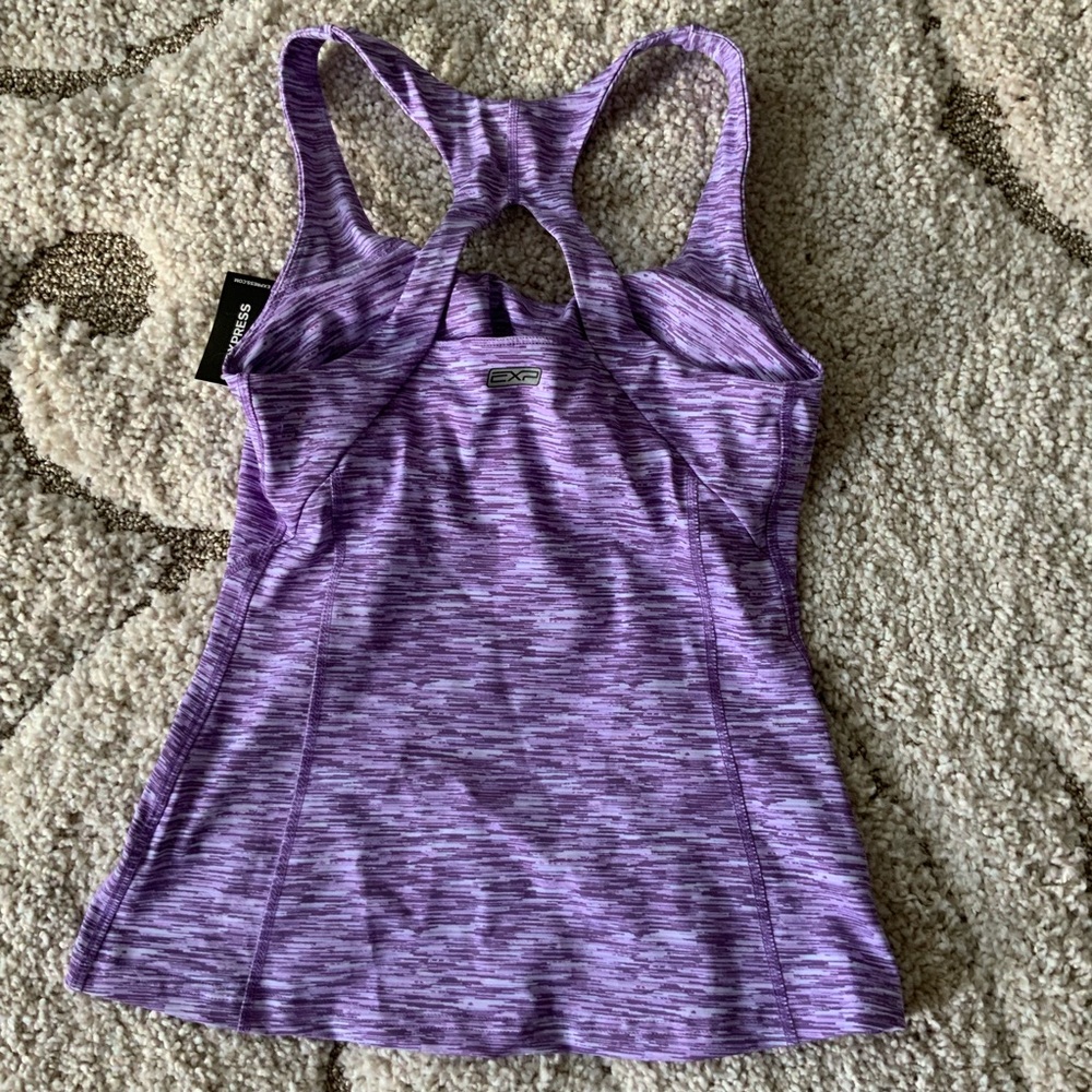 Express Core Tank Top - Picture 2 of 3
